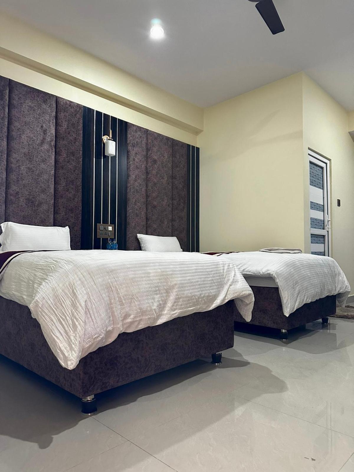 Hotel Hot Pot, Dhangadhi Kültér fotó