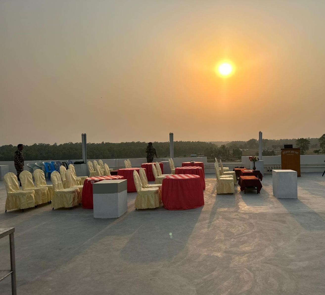 Hotel Hot Pot, Dhangadhi Kültér fotó